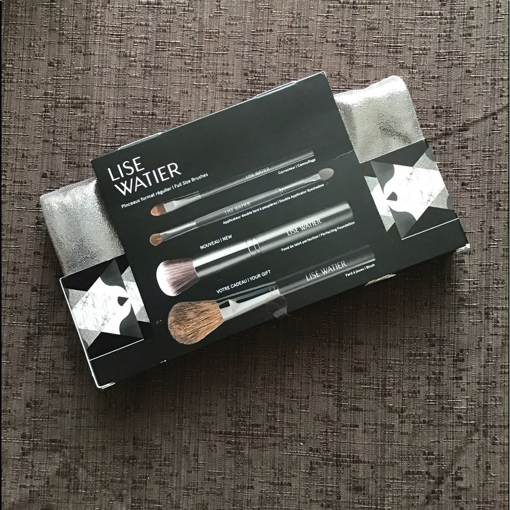 Lise Watier, pouch with makeup brushes